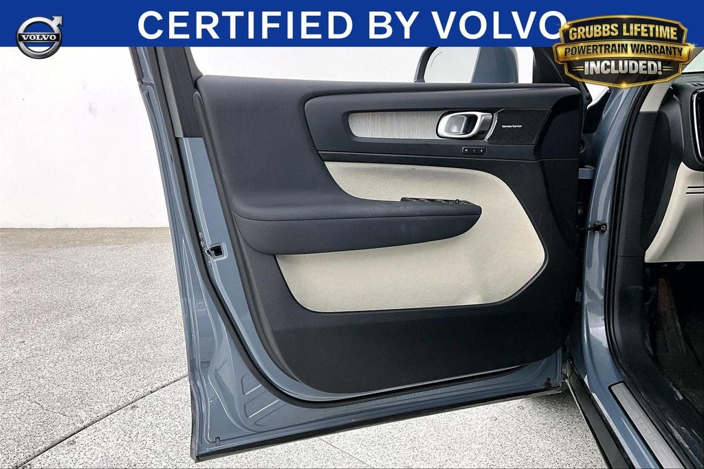 2023 Volvo XC40 Ultimate