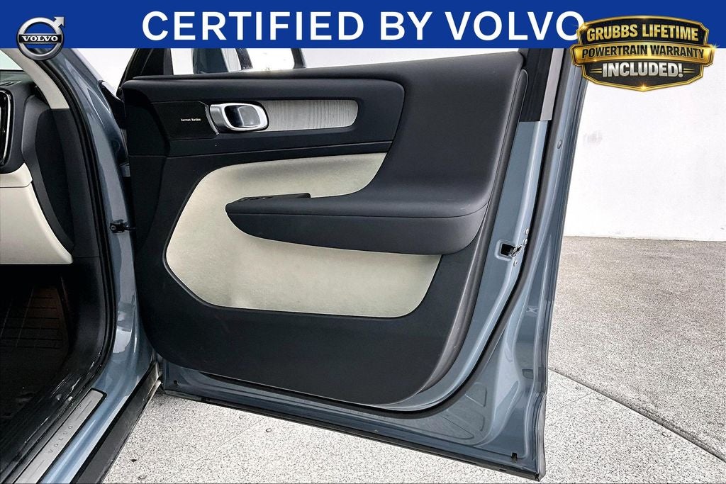 2023 Volvo XC40 Ultimate