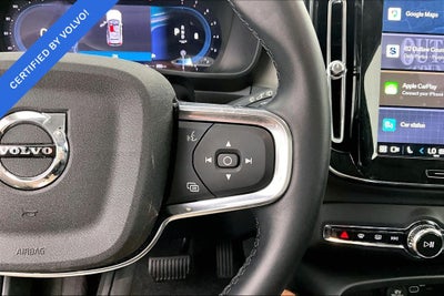 2025 Volvo XC40 B5 Plus Dark Theme
