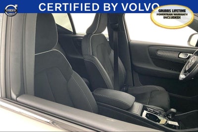 2025 Volvo XC40 B5 Plus Dark Theme