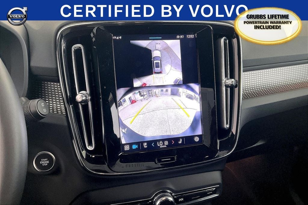 2025 Volvo XC40 B5 Plus Dark Theme