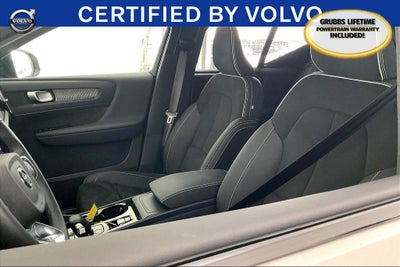 2025 Volvo XC40 B5 Plus Dark Theme
