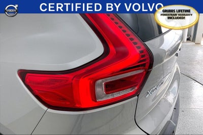 2025 Volvo XC40 B5 Plus Dark Theme