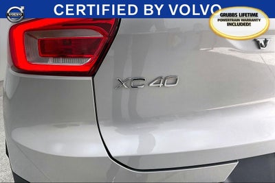 2025 Volvo XC40 B5 Plus Dark Theme
