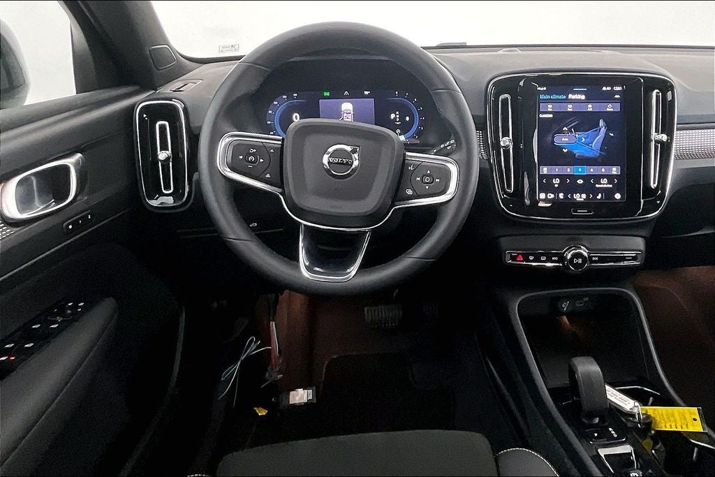 2025 Volvo XC40 B5 Plus Dark Theme