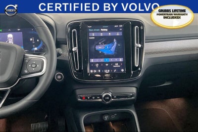 2025 Volvo XC40 B5 Plus Dark Theme