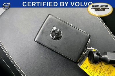 2025 Volvo XC40 B5 Plus Dark Theme