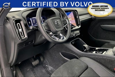 2025 Volvo XC40 B5 Plus Dark Theme