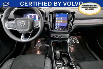 2025 Volvo XC40 B5 Plus Dark Theme