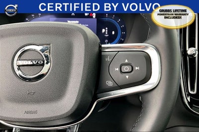 2025 Volvo XC40 B5 Plus Dark Theme