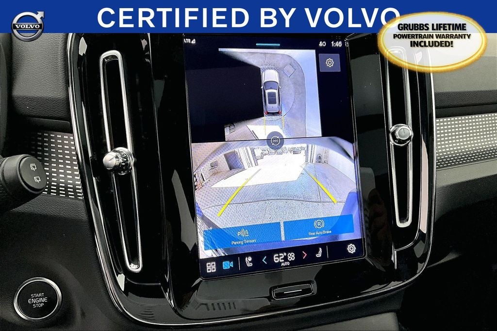 2025 Volvo XC40 B5 Plus Dark Theme