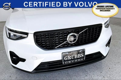 2025 Volvo XC40 B5 Plus Dark Theme