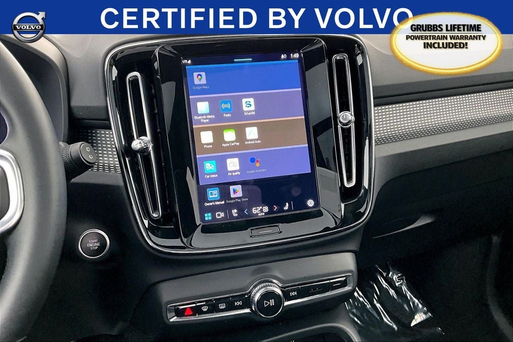 2025 Volvo XC40 B5 Plus Dark Theme