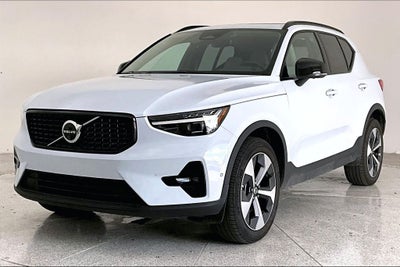 2026 Volvo XC40 B5 Plus