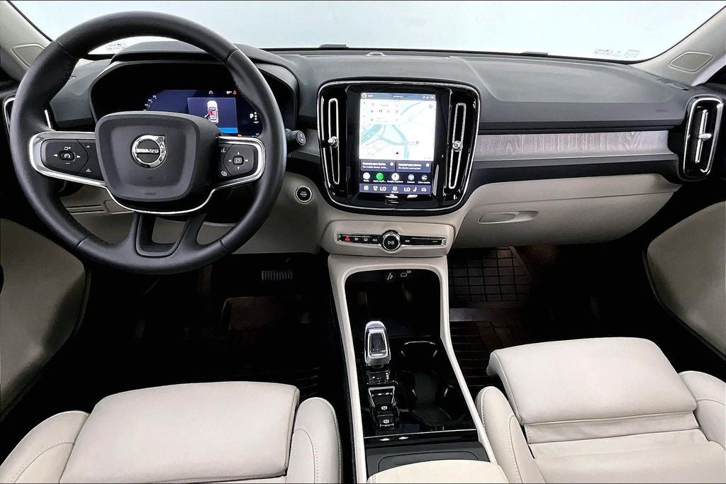 2026 Volvo XC40 B5 Plus