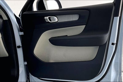 2026 Volvo XC40 B5 Plus