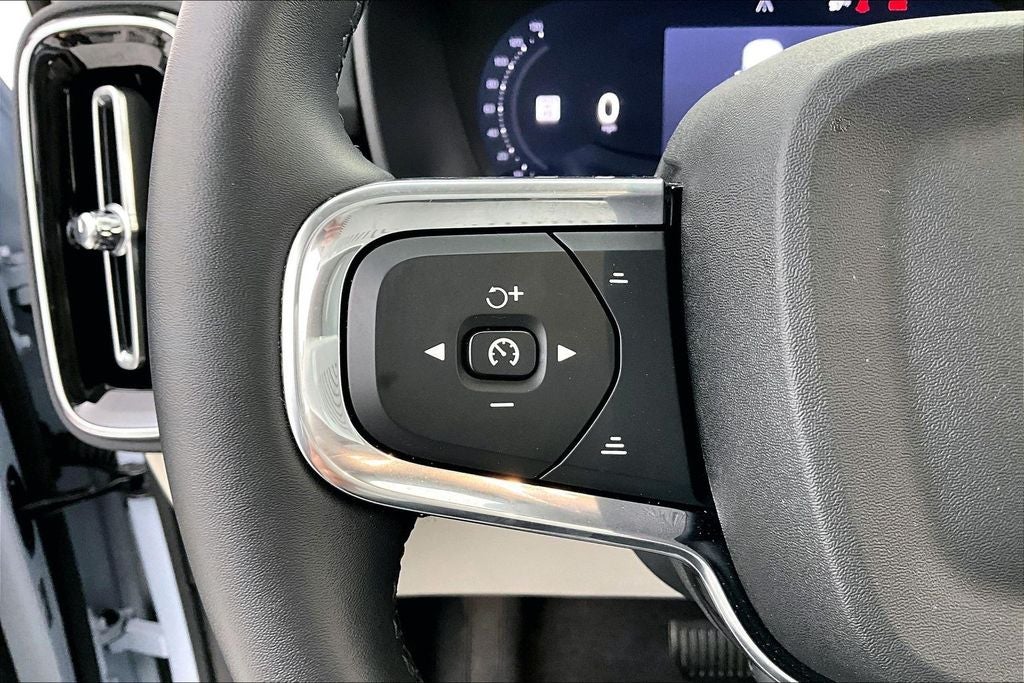 2026 Volvo XC40 B5 Plus