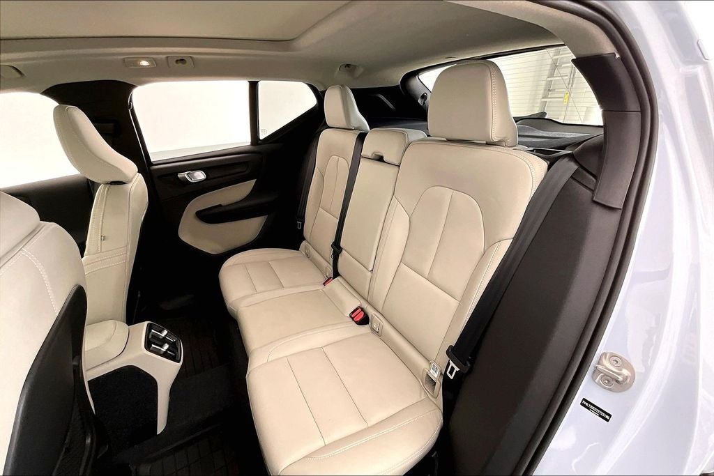2026 Volvo XC40 B5 Plus