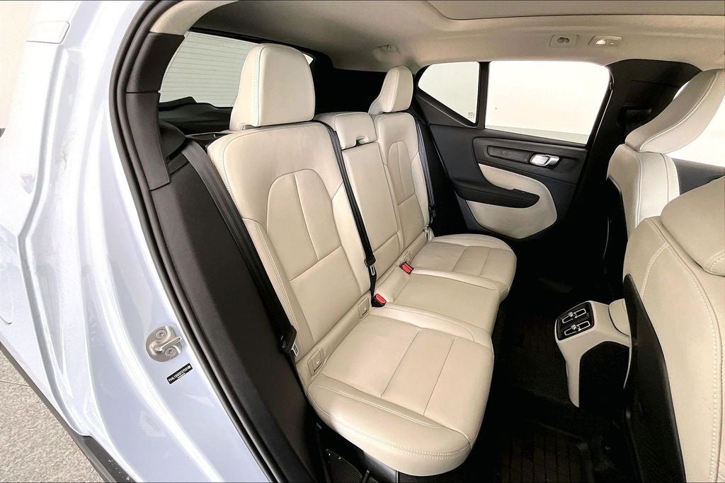 2026 Volvo XC40 B5 Plus