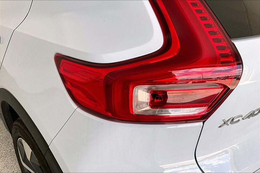 2026 Volvo XC40 B5 Plus