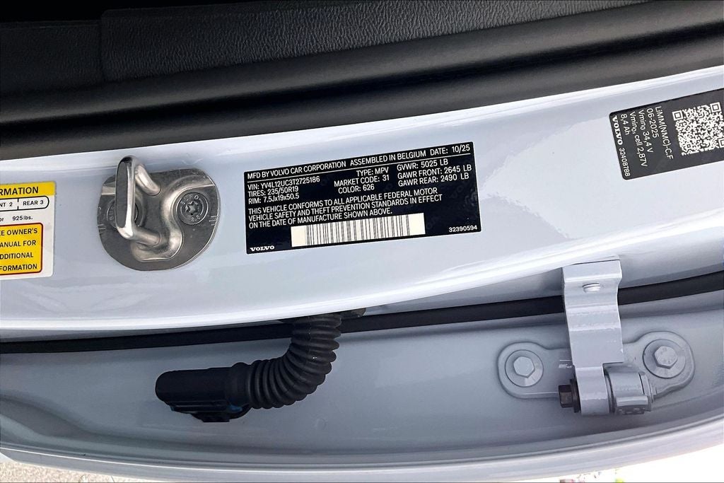 2026 Volvo XC40 B5 Plus