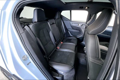 2025 Volvo XC40 B5 Plus Dark Theme