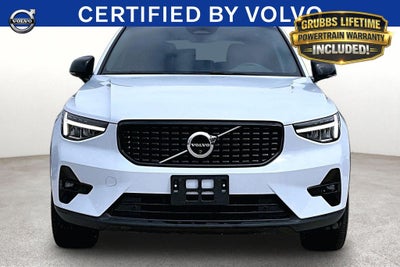 2025 Volvo XC40 B5 Plus Dark Theme