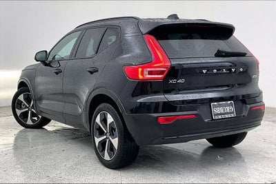 2025 Volvo XC40 B5 Plus Dark Theme