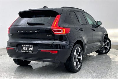 2025 Volvo XC40 B5 Plus Dark Theme