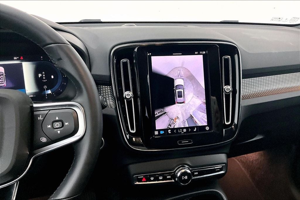 2025 Volvo XC40 B5 Plus Dark Theme