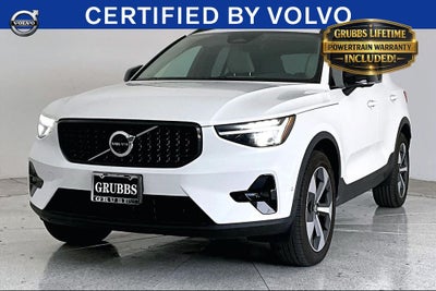 2025 Volvo XC40 B5 Plus Dark Theme