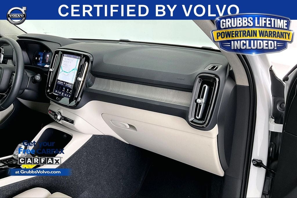 2025 Volvo XC40 B5 Plus Dark Theme