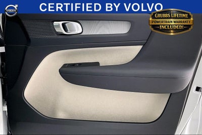 2025 Volvo XC40 B5 Plus Dark Theme