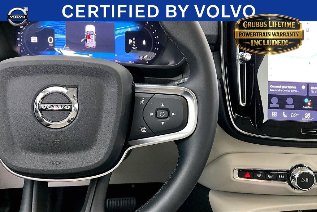 2025 Volvo XC40 B5 Plus Dark Theme