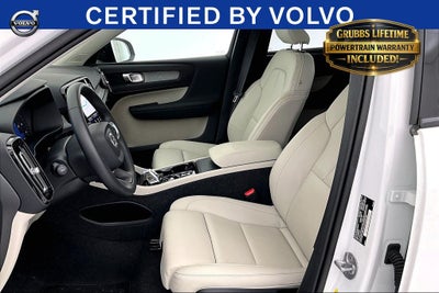 2025 Volvo XC40 B5 Plus Dark Theme