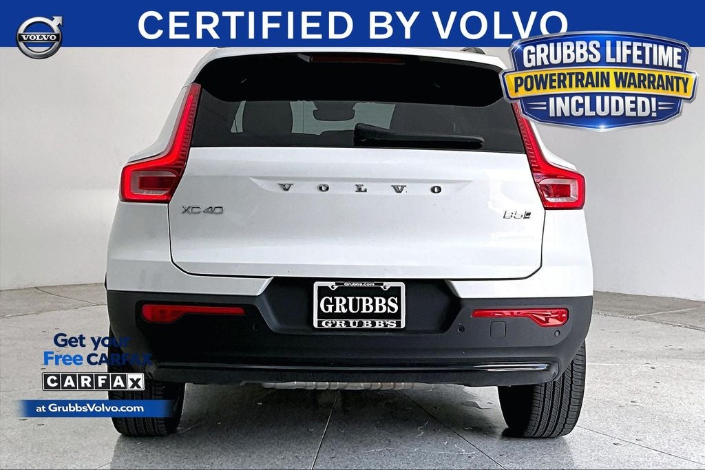 2025 Volvo XC40 B5 Plus Dark Theme