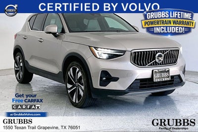 2023 Volvo XC40 B5 Plus Bright Theme