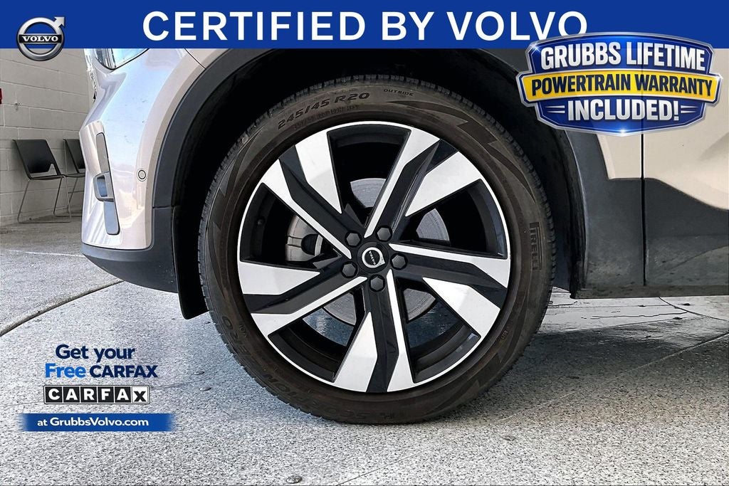 2023 Volvo XC40 B5 Plus Bright Theme