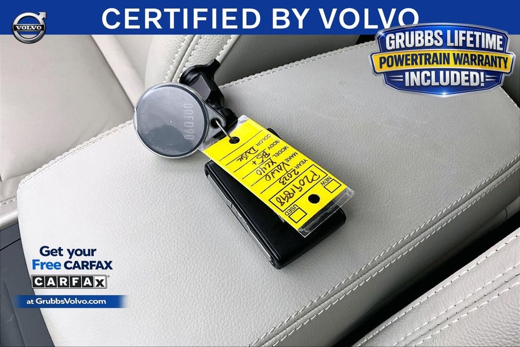 2023 Volvo XC40 B5 Plus Bright Theme