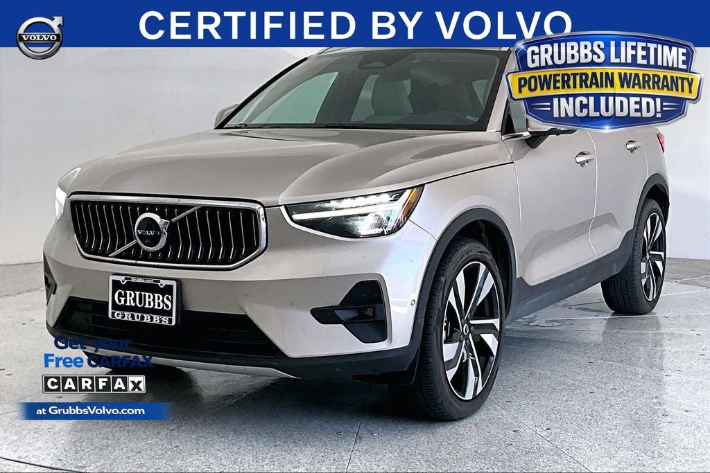 2023 Volvo XC40 B5 Plus Bright Theme