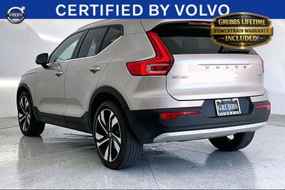 2023 Volvo XC40 B5 Plus Bright Theme