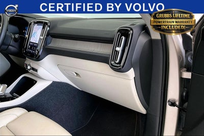 2023 Volvo XC40 B5 Plus Bright Theme