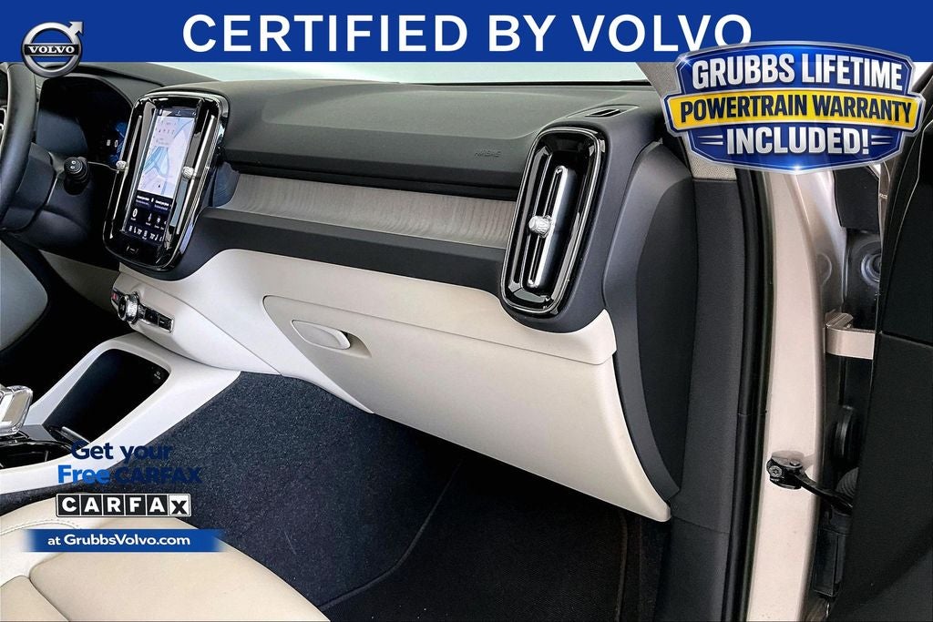 2023 Volvo XC40 B5 Plus Bright Theme