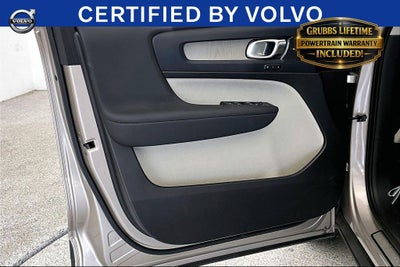 2023 Volvo XC40 B5 Plus Bright Theme