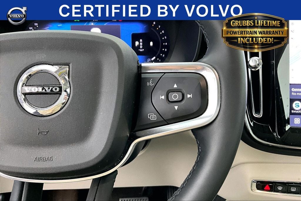 2023 Volvo XC40 B5 Plus Bright Theme