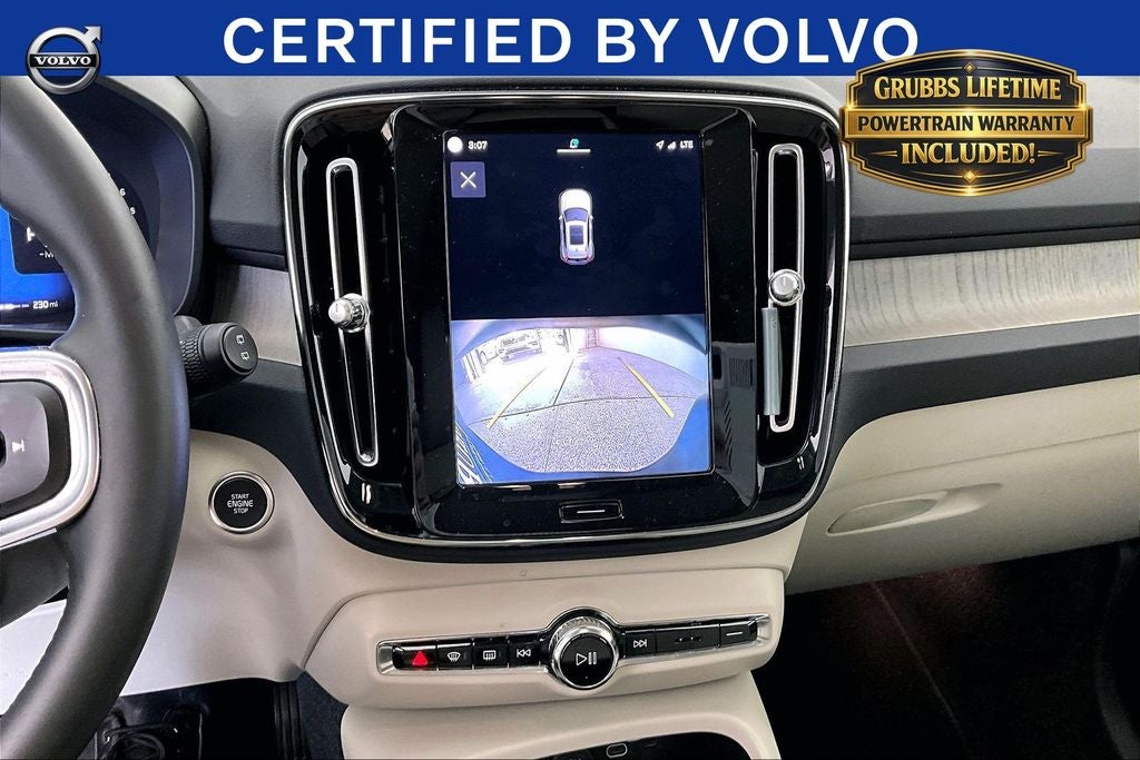 2023 Volvo XC40 B5 Plus Bright Theme