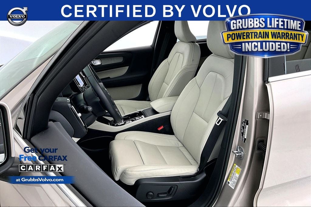2023 Volvo XC40 B5 Plus Bright Theme