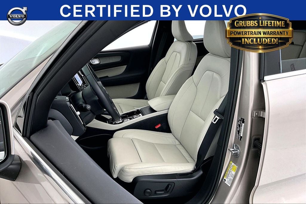 2023 Volvo XC40 B5 Plus Bright Theme