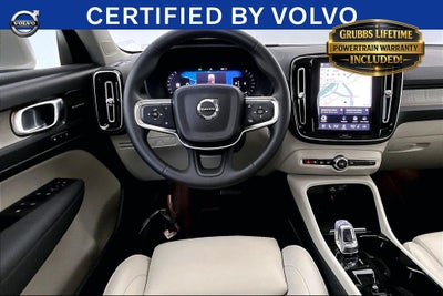 2023 Volvo XC40 B5 Plus Bright Theme