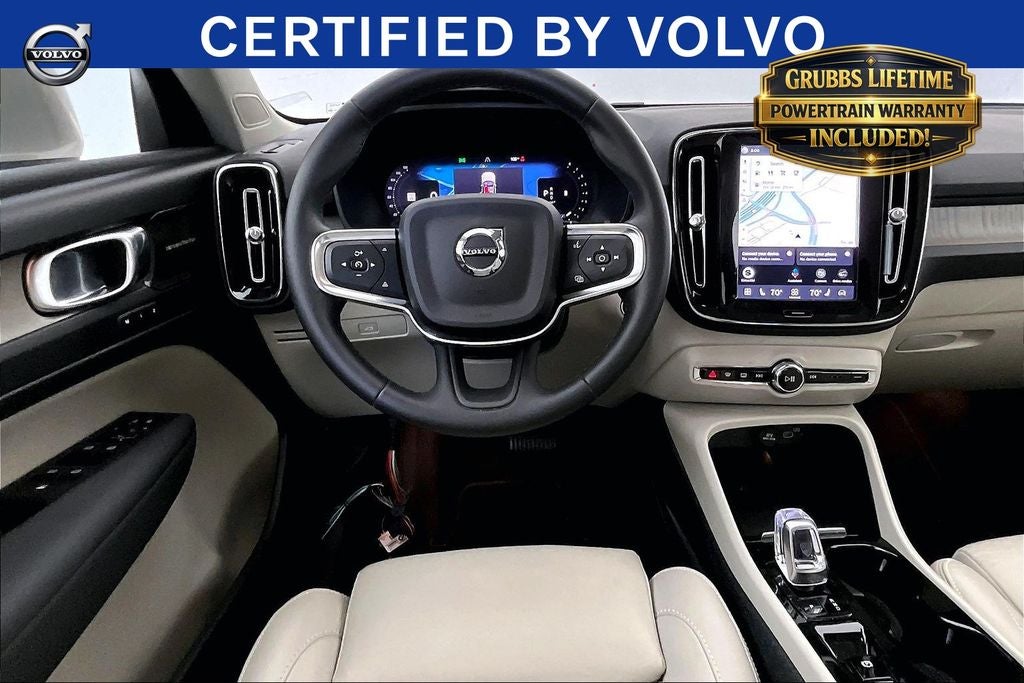 2023 Volvo XC40 B5 Plus Bright Theme